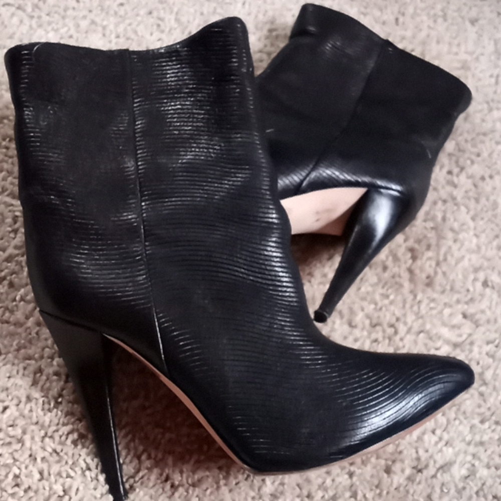 🔹️Vintage Loeffler Randall
